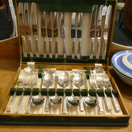 SILVERPLATED CUTLERY SET - 6 PLACE SETTING IN BOX