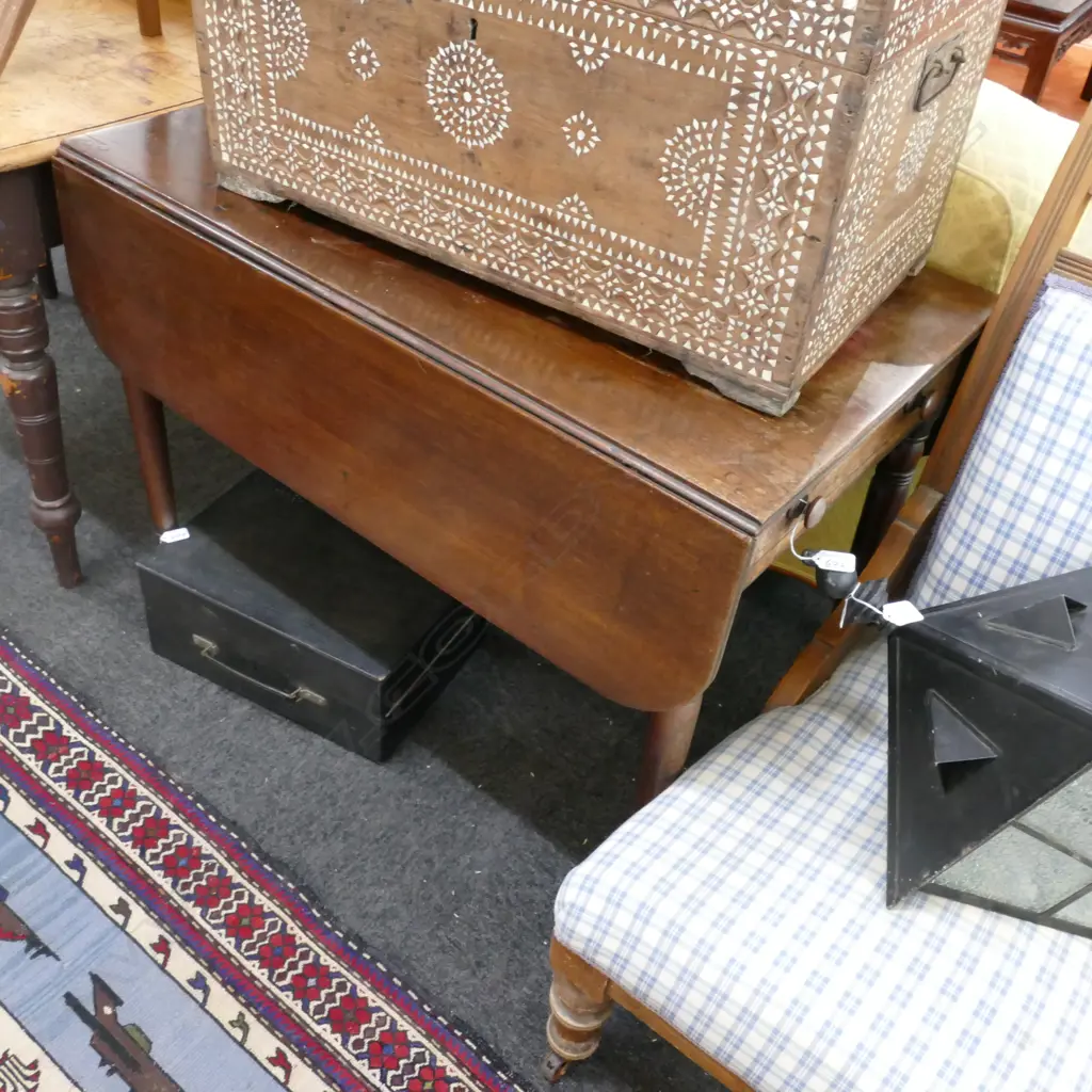 19THC MAHOGANY PEMBROOK TABLE Image 1++