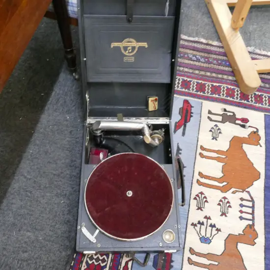 OLD COLUMBIA PORTABLE GRAMAPHONE