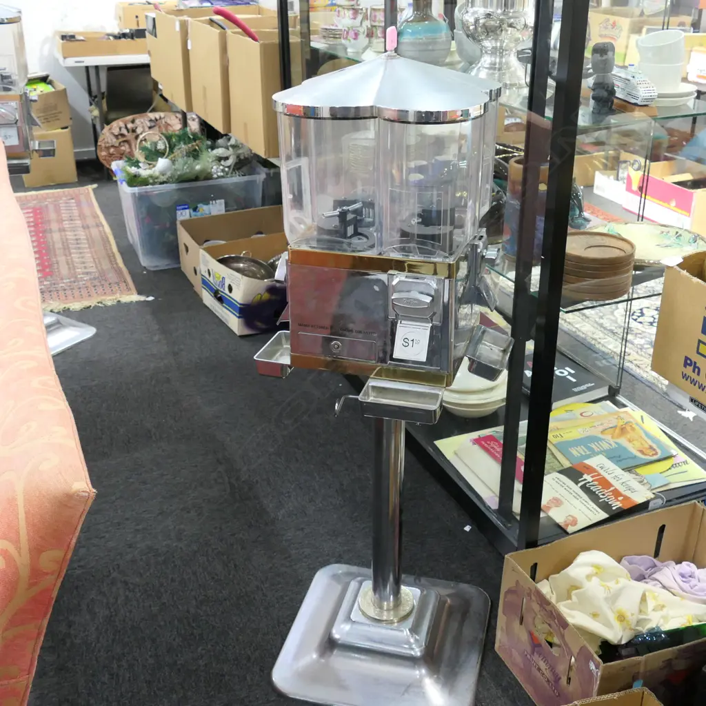 RETRO CANDY DISPENSER 1250MM H Image 1++