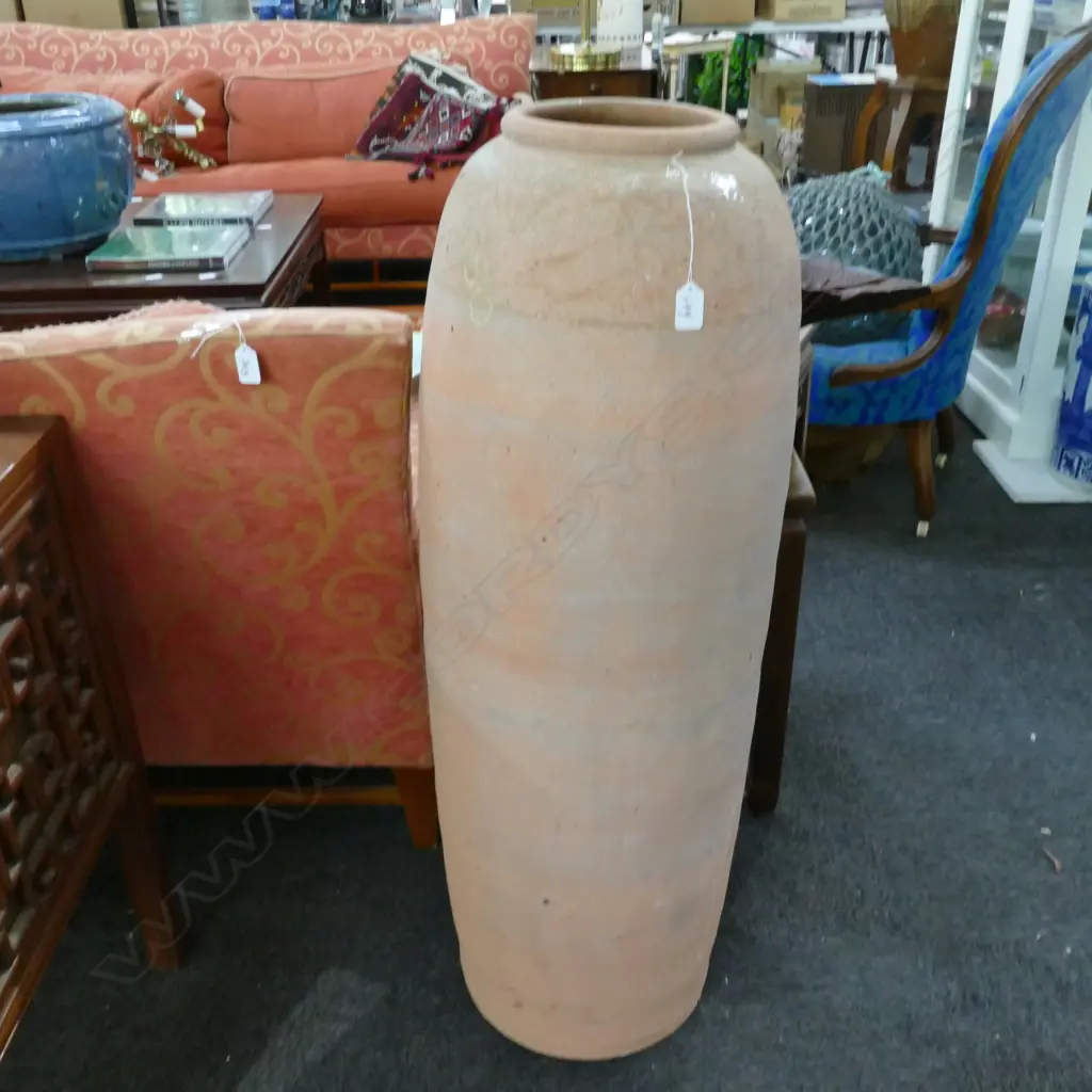 TALL TERRACOTTA POT 1M H Image 1++