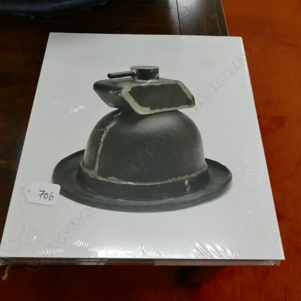 GREER TWISS - RON SANG LARGE FORMAT BOOK BRAND NEW / UNOPENED Image 1++