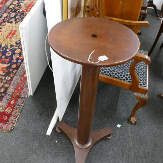 WILLIAM IV MAHOGANY TELESCOPIC DUMB WAITER with central rising mechanism now absent. H.1000mm