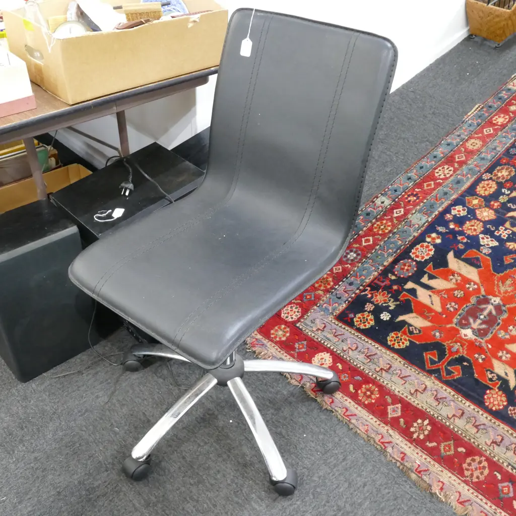 OFFICE CHAIR Image 1++