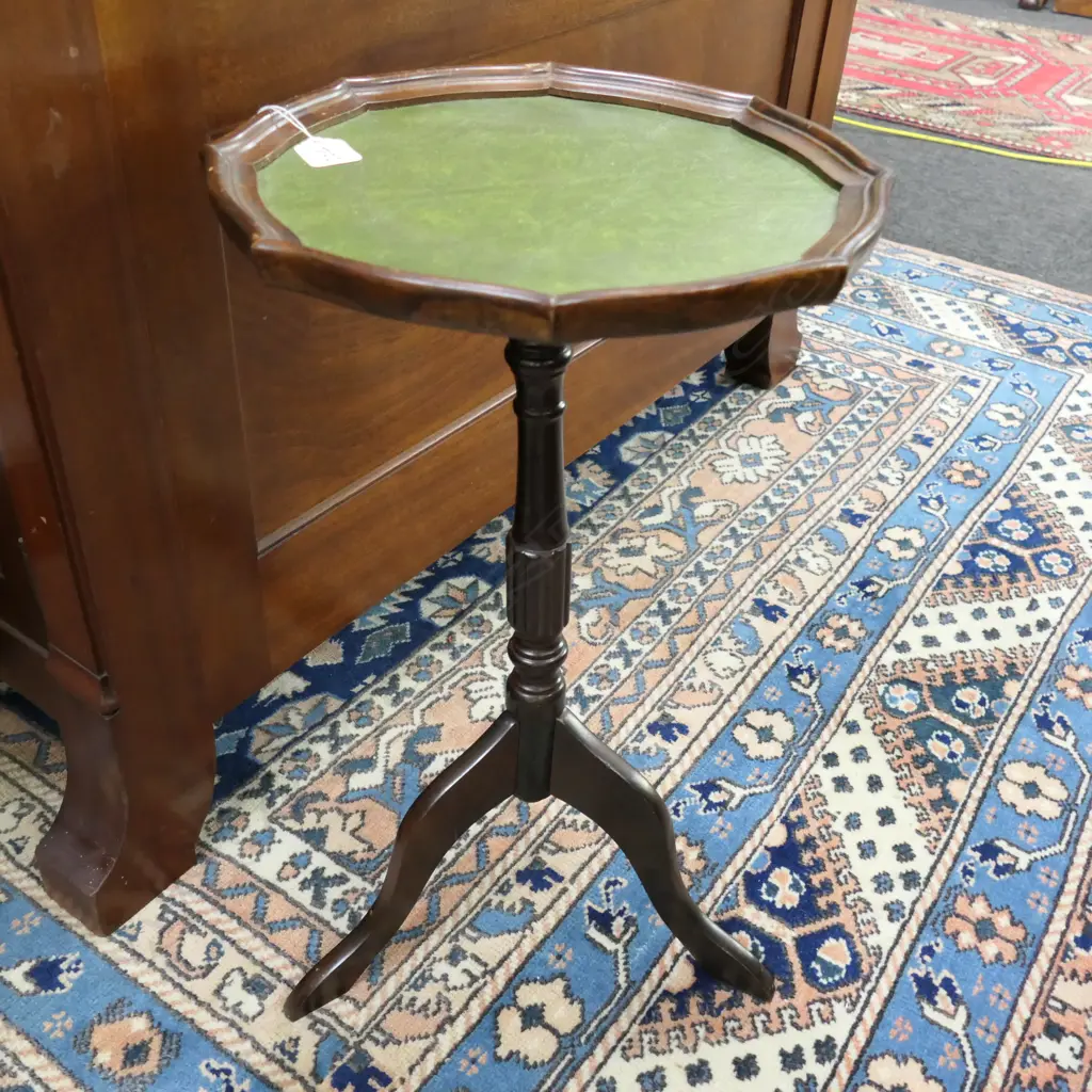 WINE TABLE Image 1++