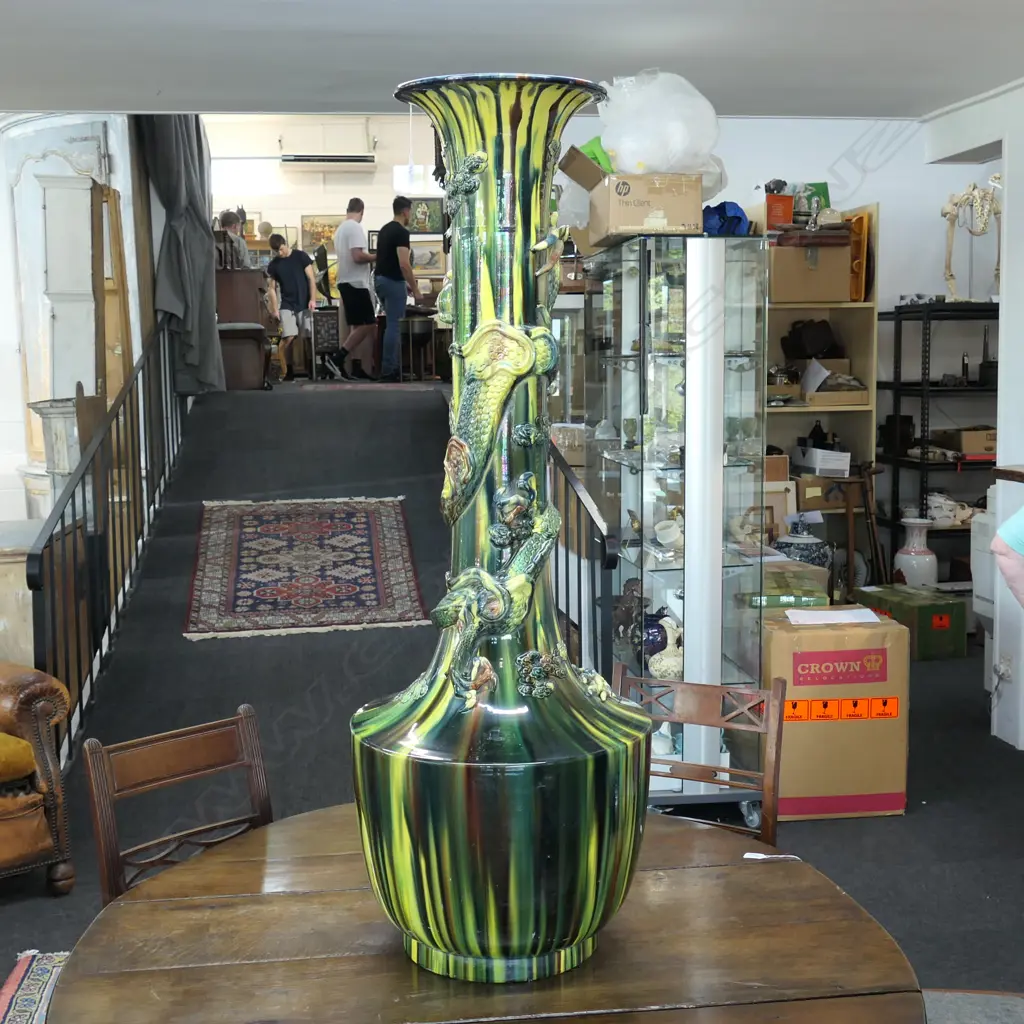 EARLY 1900s TALL JAPANESE VASE (AF) Image 1++