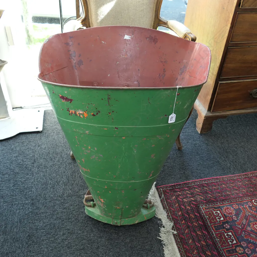 VINTAGE GREEN TIN FRUIT PICKERS BASKET W. 680MM Image 1++