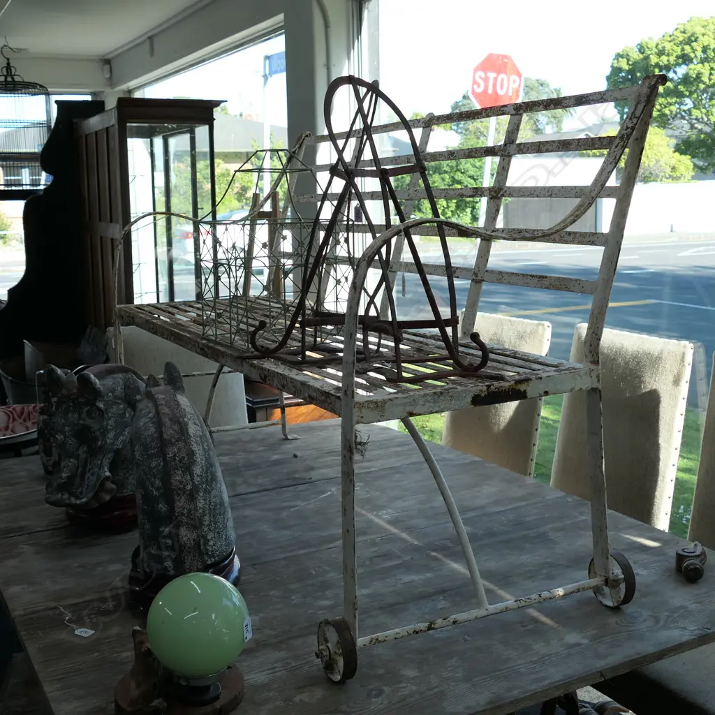 OUTDOOR IRON SEAT + CHAIR  Image 1++