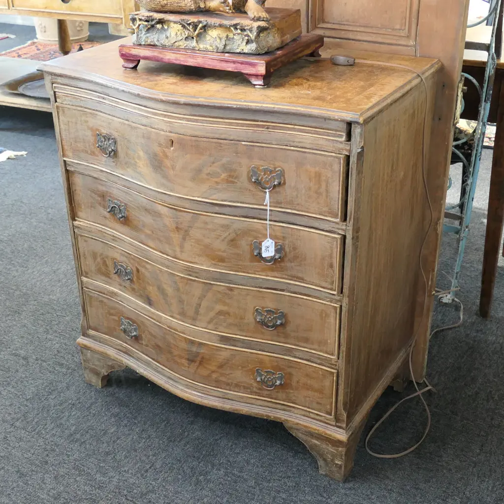 SMALL DISTRESSED 4 DRAWER BACHELORS CHEST W/ SERPENTINE FRONT W. 720MM Image 1++