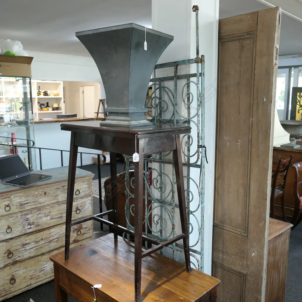 BLUE WROUGHT IRON COLLAPSIBLE DAYBED FRAME - DISTRESSED FINISH W. 1650MM Image 1++