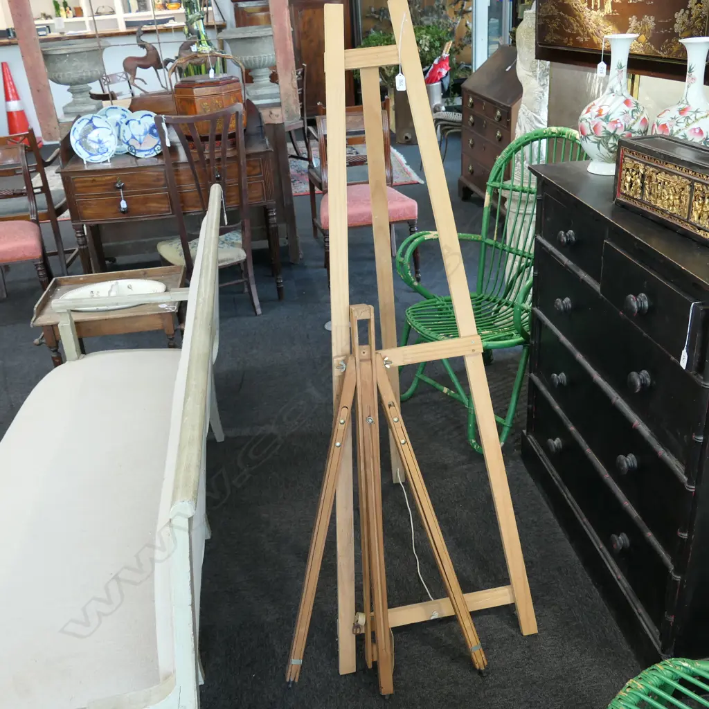 TWO WOODEN EASELS Image 1++
