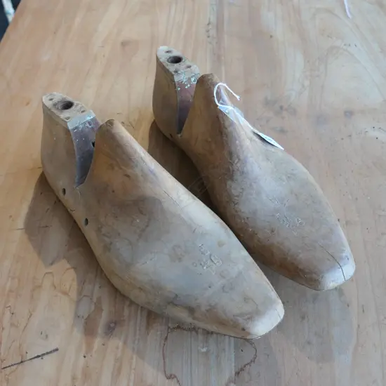 PR OF WOODEN SHOE LASTS