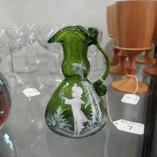 VICT. MARY GREGORY STYLE GREEN GLASS VASE