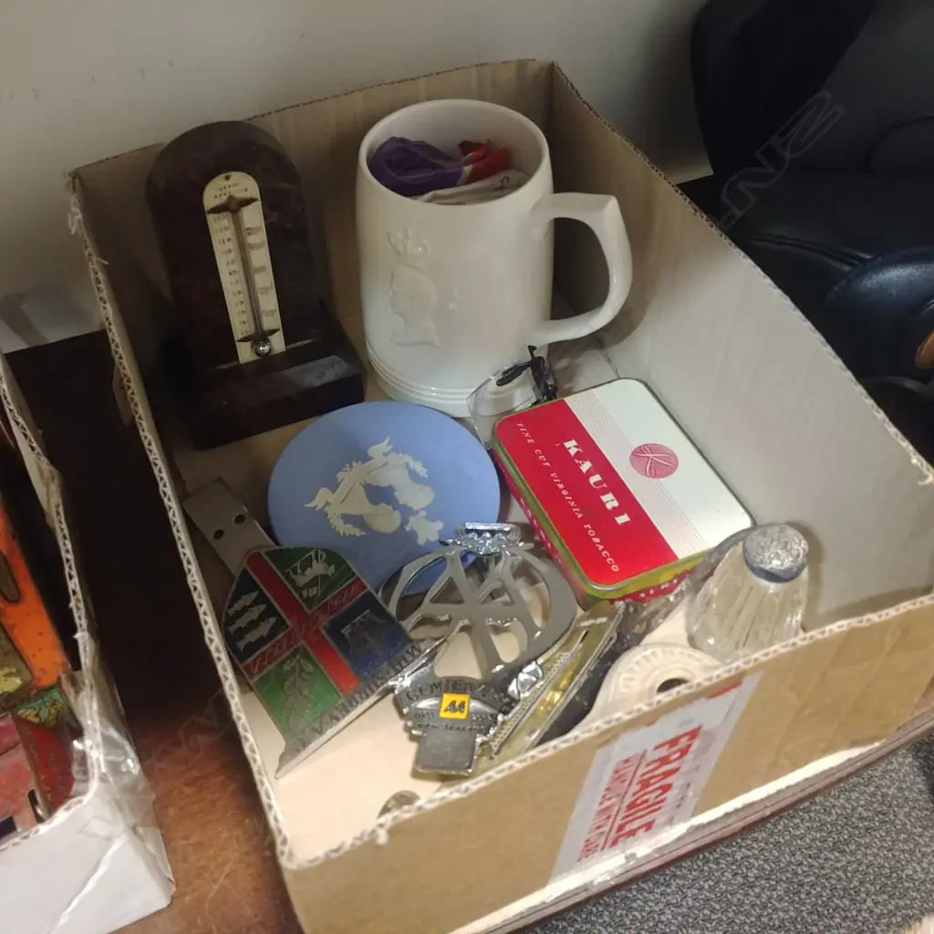 SMALL BOX COLLECTABLES Image 1++