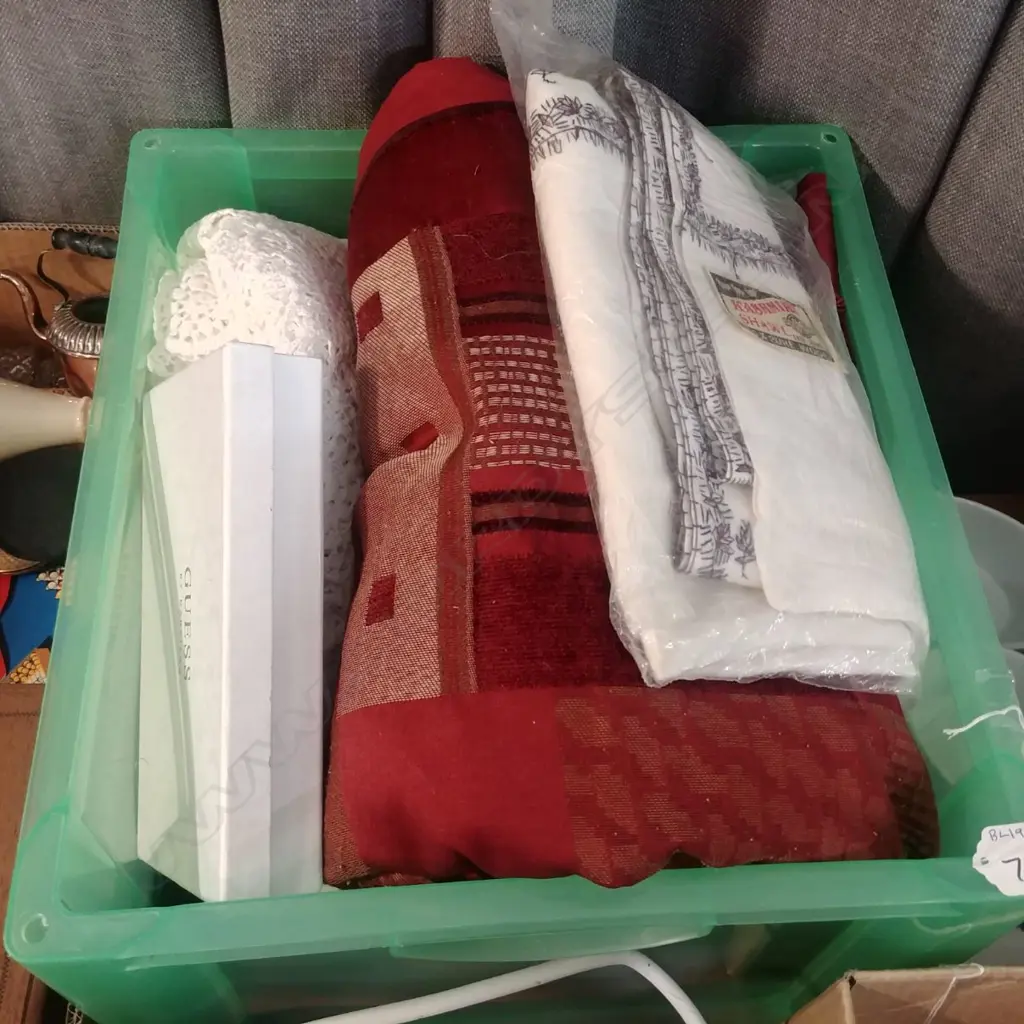 BOX KASHMIRI SHAWL, DUVET COVER, TABLECLOTH & WALLET Image 1++