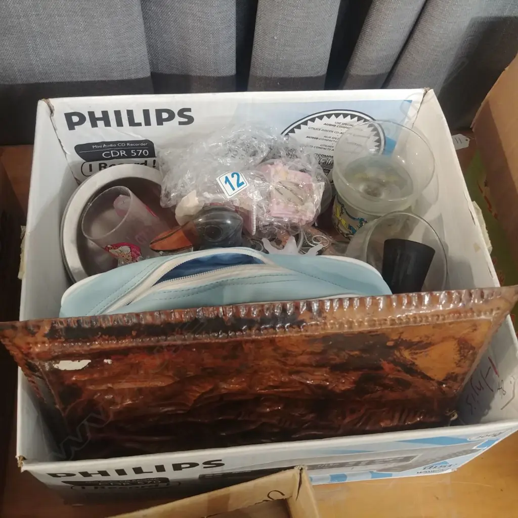 BOX LOT - ASSORTED GLASSES, BOWLS & MISC. Image 1++