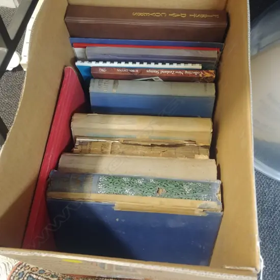 BOX VINTAGE BOOKS
