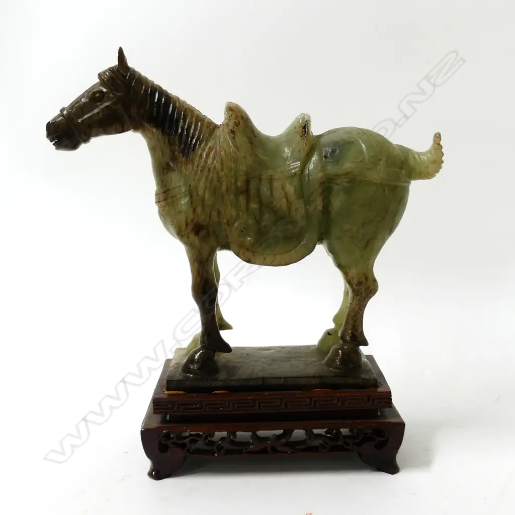 A Chinese carved jade horse Image 1++