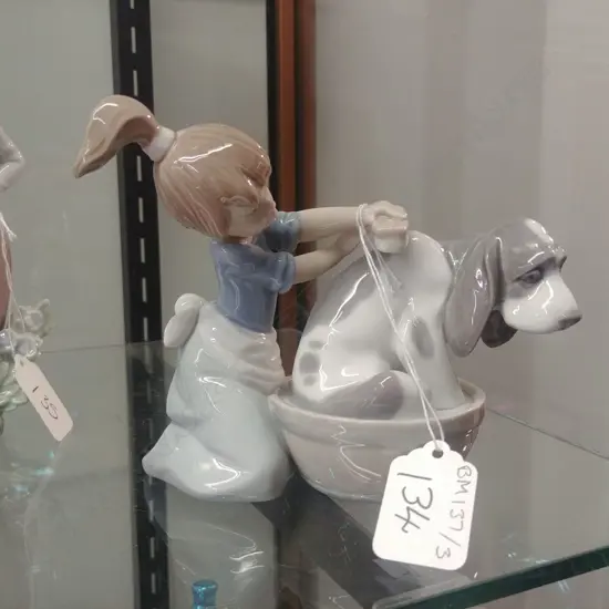 LLARDRO BASHFUL BATHER 5455/1988 (REPAIRED)