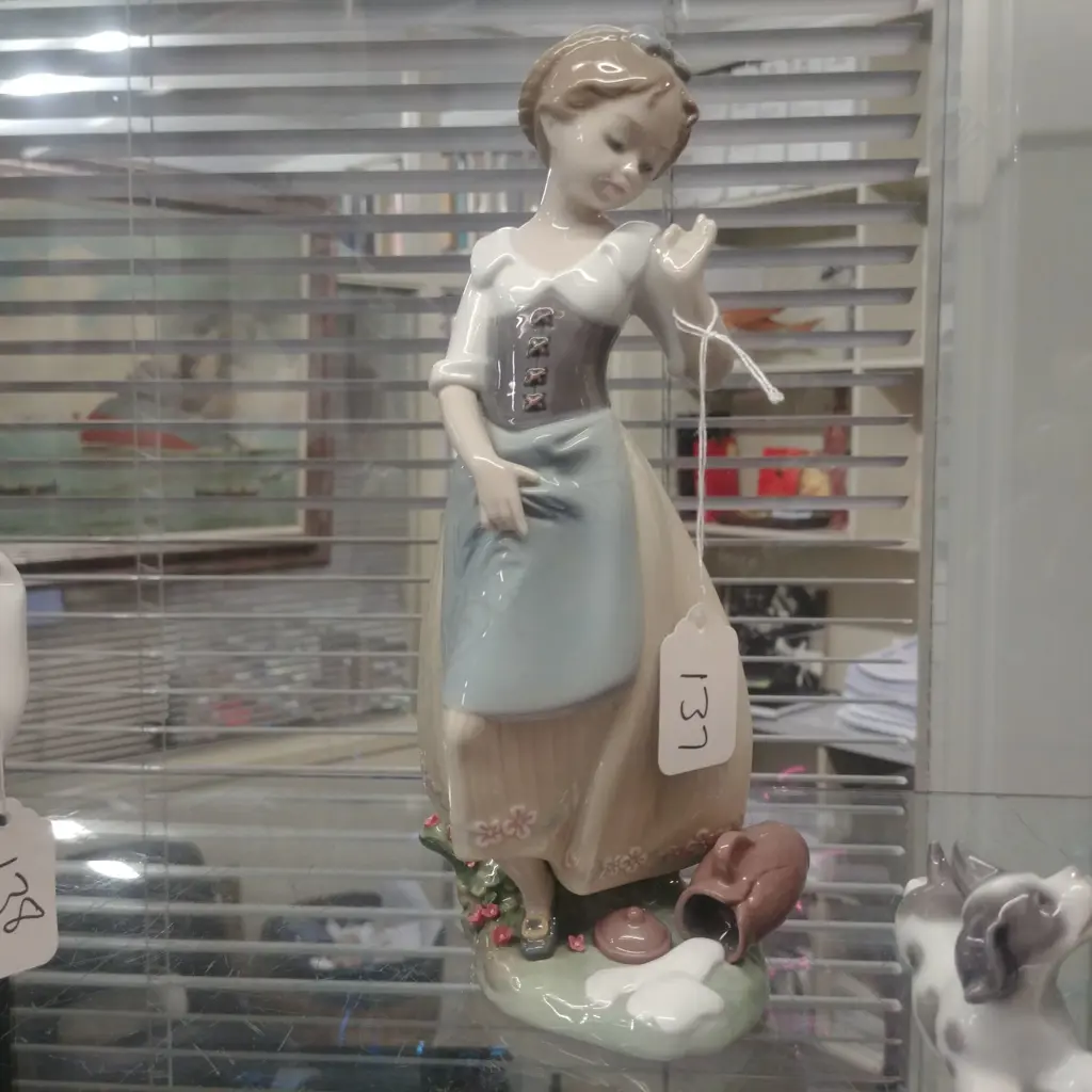 LLARDRO CLUMSY ME 8537/2010 Image 1++