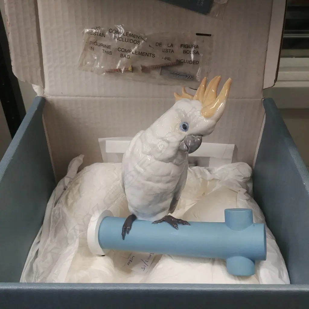 LLADRO PARROT ON BRANCH. BOXED Image 1++