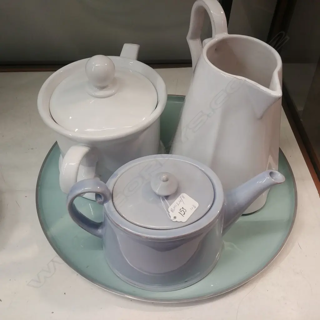 PLATTER + 2 TEAPOTS & JUG Image 1++
