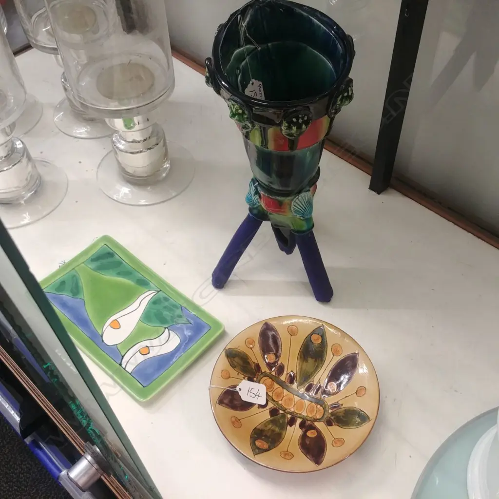 STUDIO POTTERY INC TRIPOD VASE, BOWL + DISH Image 1++