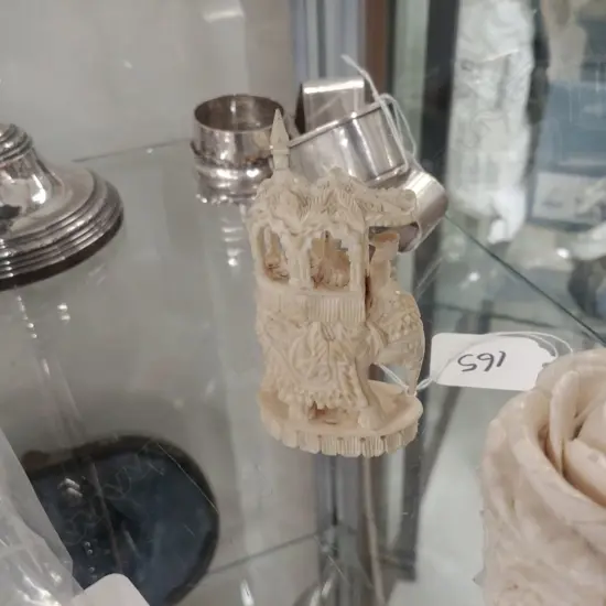 IVORY ELEPHANT 17028