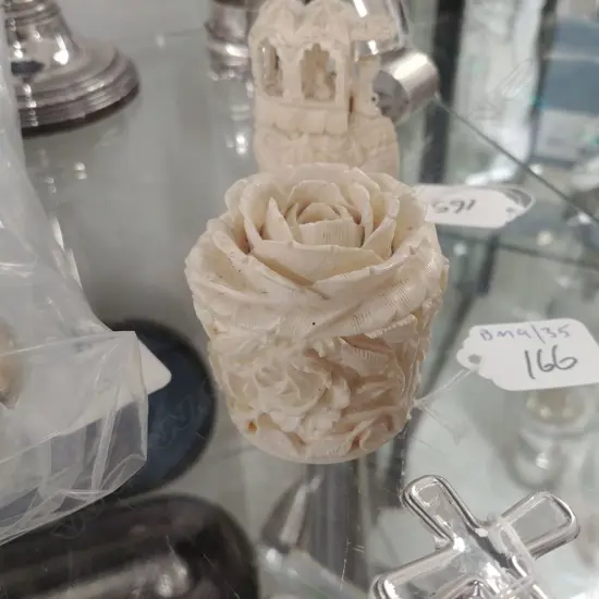 IVORY ROSE BOX 17028