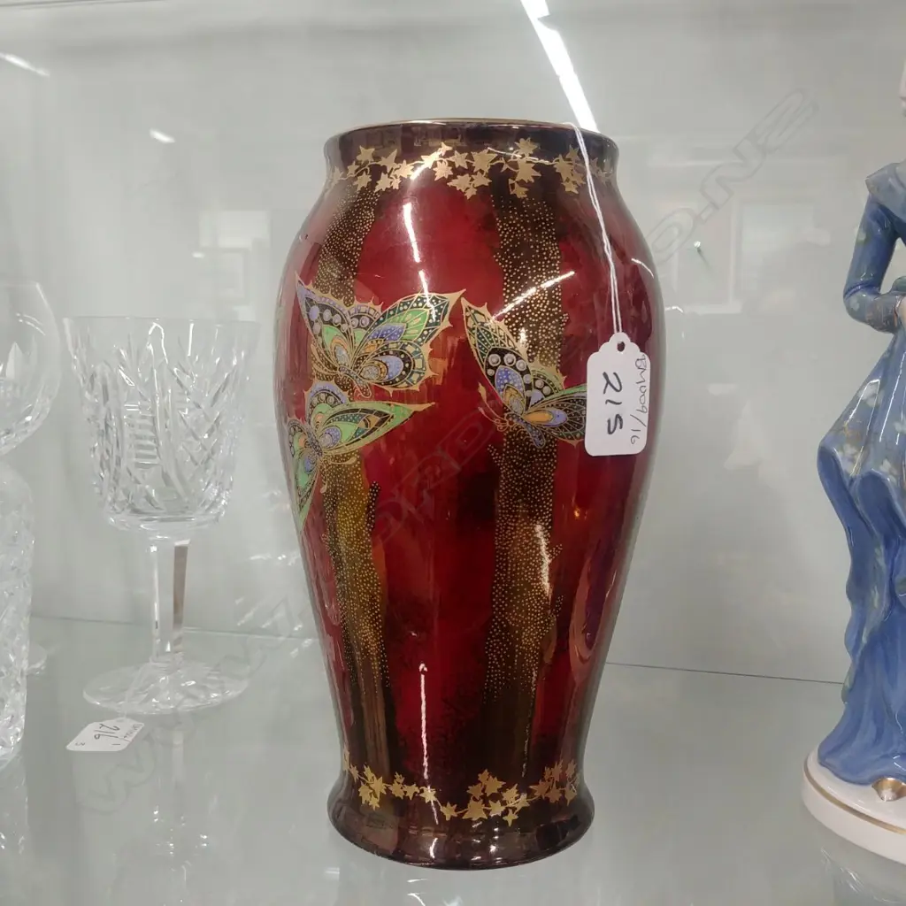 C/DEVON BUTTERFLY VASE17130 Image 1++