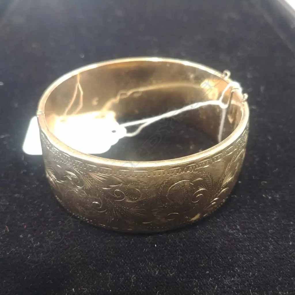 9CT GOLD BANGLE Image 1++