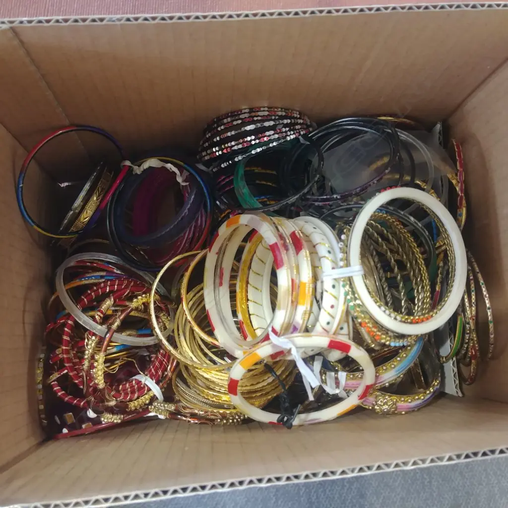 BOX OF BANGLES Image 1++