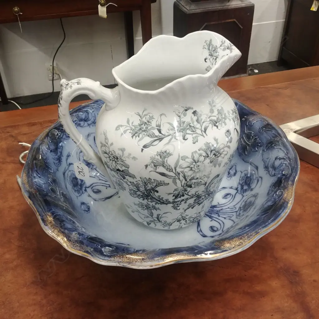 B/W JUG & BASIN Image 1++