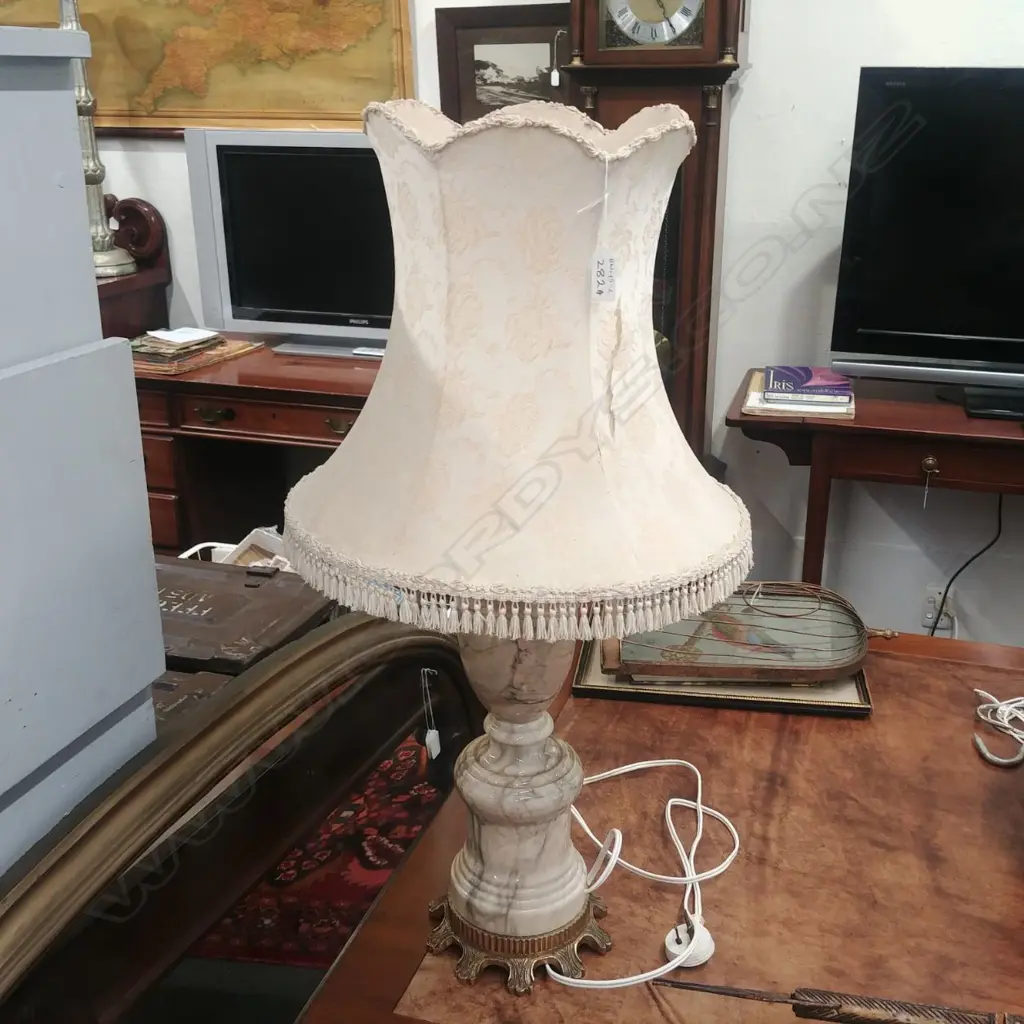 MARBLE TABLE LAMP Image 1++