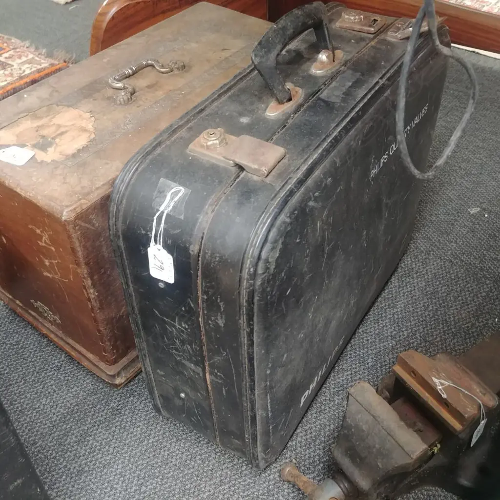 PHILLIPS CASED RADIO VALVES Image 1++