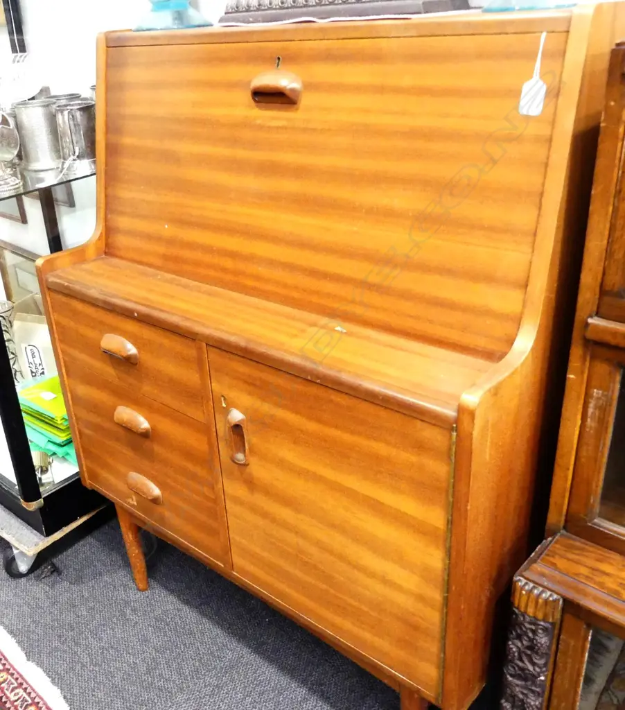NZ MID CENTURY CREDENZA Image 1++