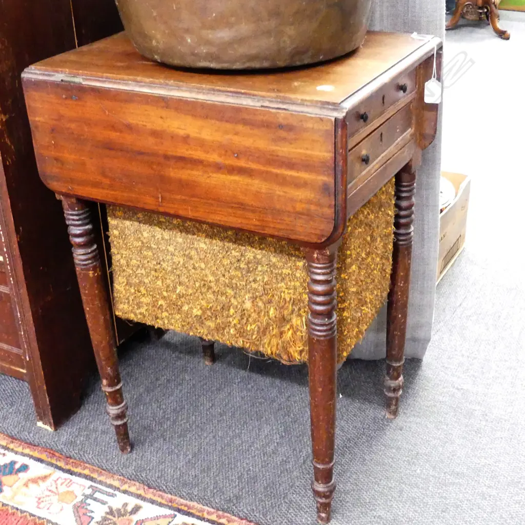 SEWING TABLE & IMPLEMENTS Image 1++