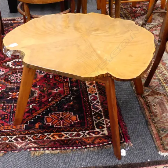 FIGURED KAURI SLAB TOP SIDE TABLE