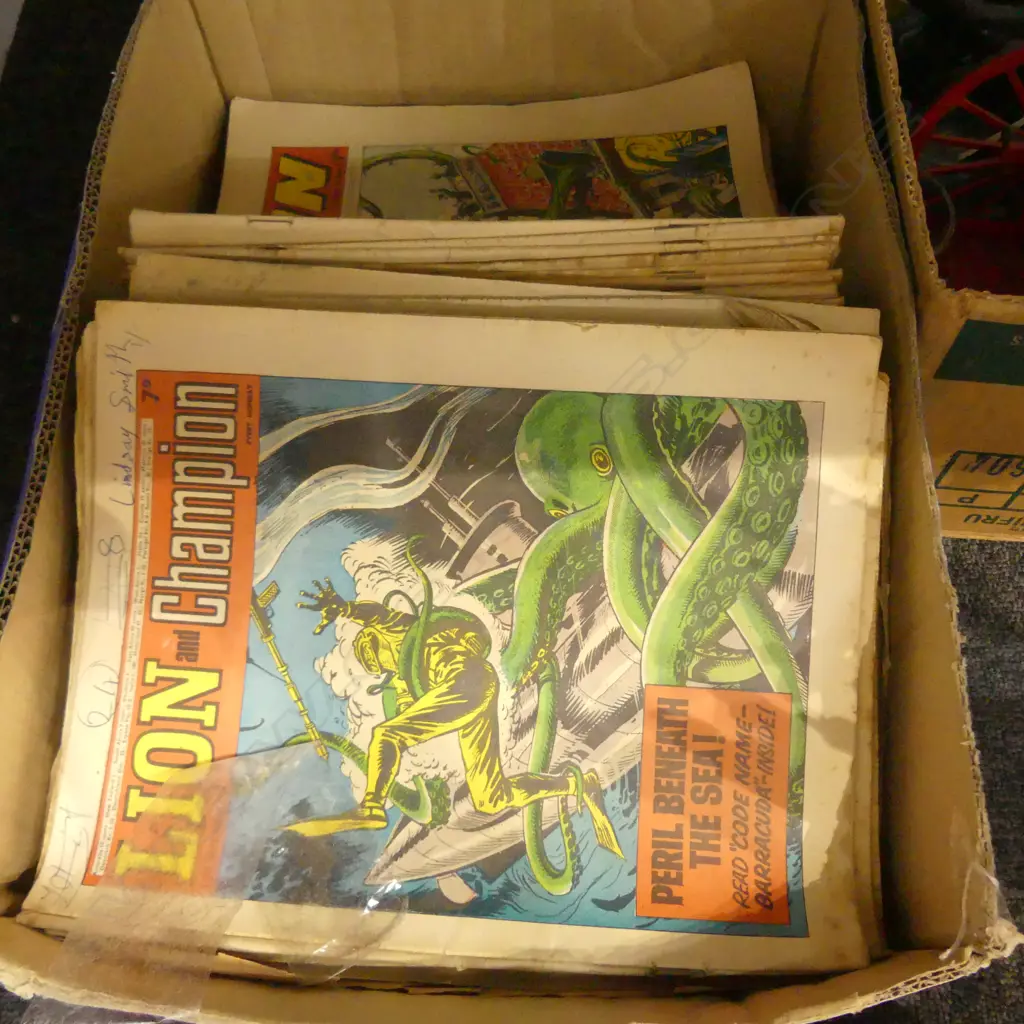 BOX OF ASST COMICS Image 1++