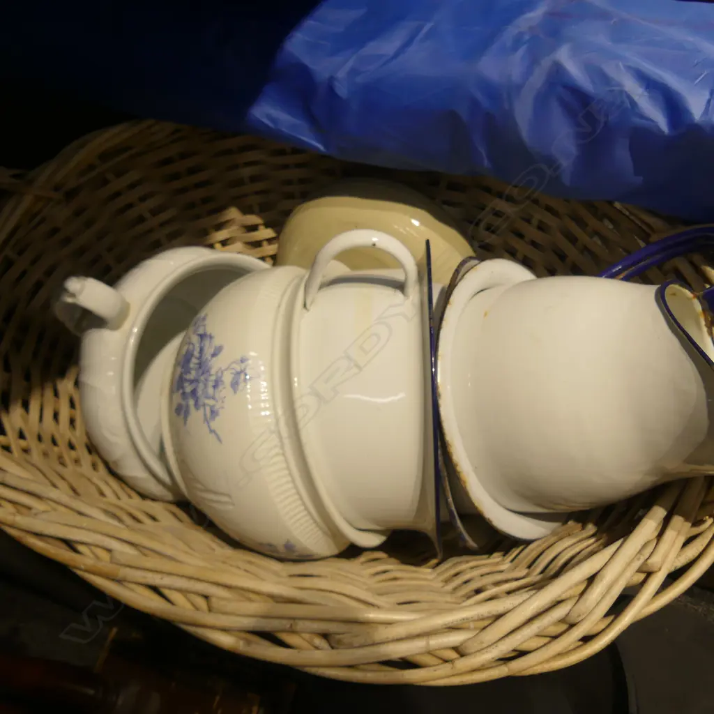 OLD CANE WASH BASKET +5 ENAMEL PCES. + 2 CHAMBER POTS ETC Image 1++