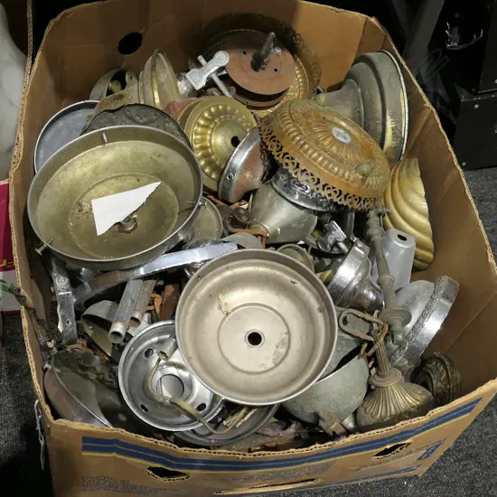BOX LOT VINTAGE LIGHT FITTINGS