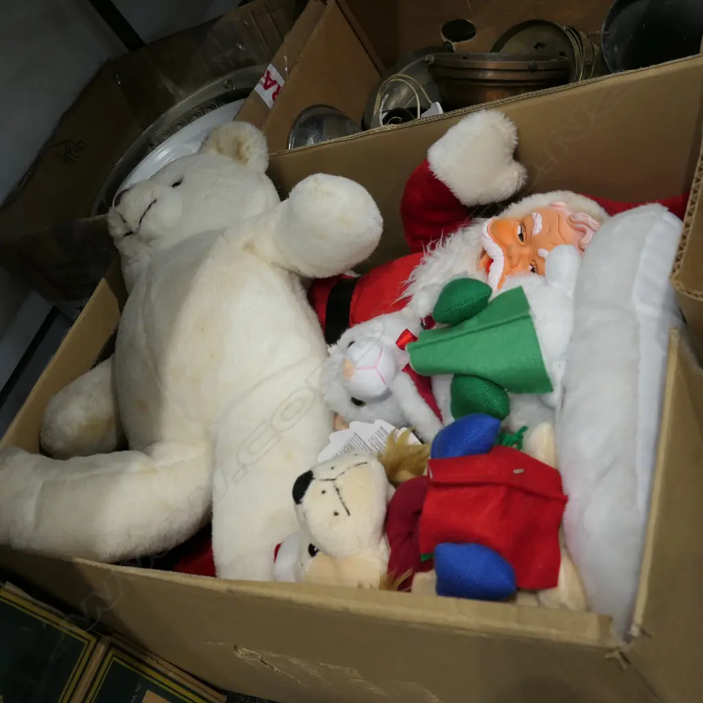 BOX LOT XMAS SOFT TOYS Image 1++