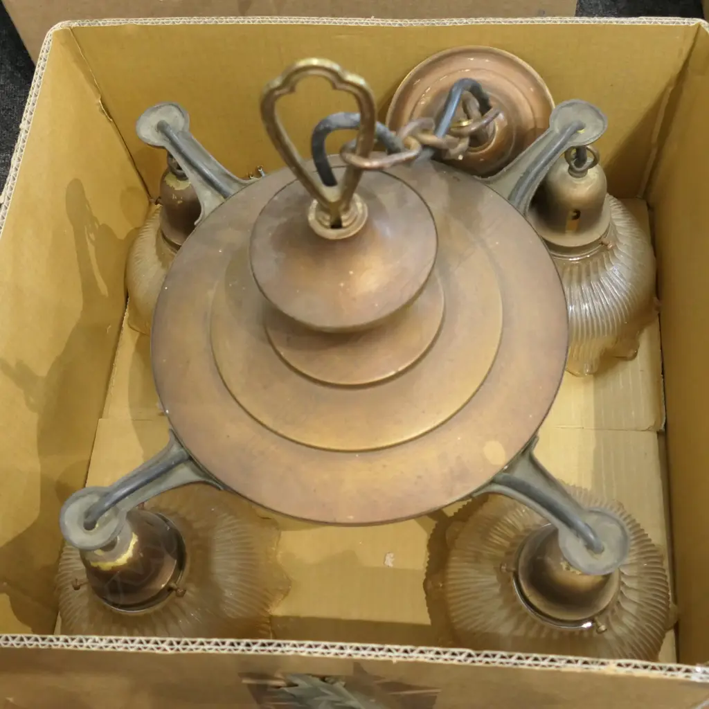 BOX LOT VINTAGE 4 ARM PENDANT Image 1++