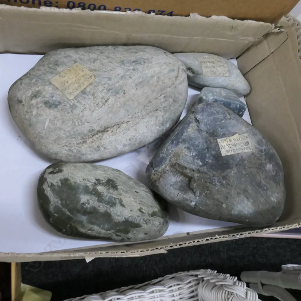 BOX OF GREENSTONE/NEPHRITE BOULDERS X 5 Image 1++