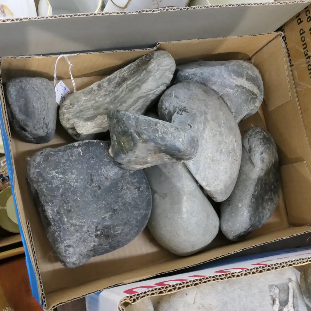 BOX OF GREENSTONE/NEPHRITE BOULDERS X 8 Image 1++