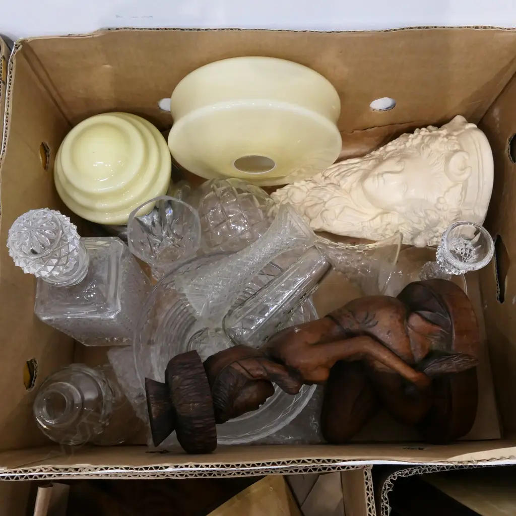 LOT ASST GLASSWARE AND CERAMICS INCL. DECANTER Image 1++