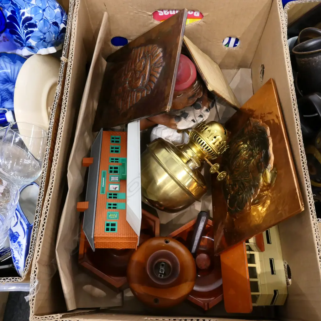 LOT ASST INCL. METAL PLAQUES ETC Image 1++