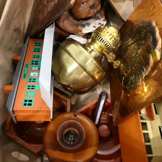 LOT ASST INCL. METAL PLAQUES ETC