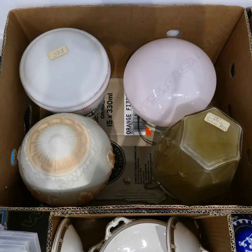 BOX LOT ART DECO LIGHT SHADES Image 1++