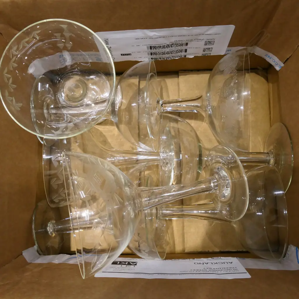 BOX LOT 8 HOLLOWSTEM GLASSES Image 1++